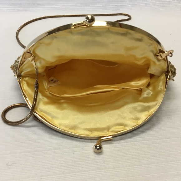 Exciting Fully Beaded Bag - Picture 6 of 8